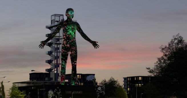 На IAAPA Expo будет представлена статуя светодиодного «Гиганта»